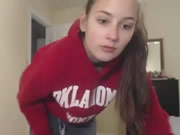 Striptease de una universitaria súper linda